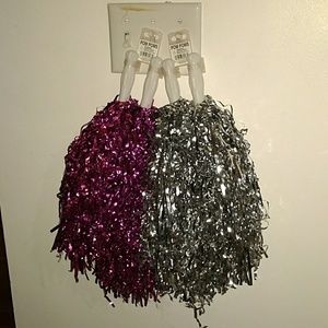 4 Pom Poms